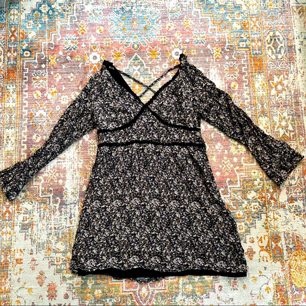 Xhilaration Long Sleeved Floral Black Dress Large